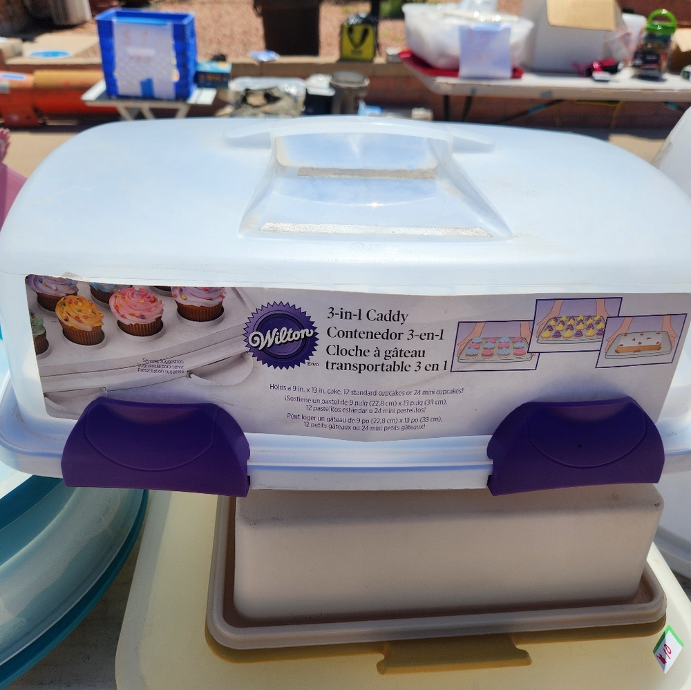 Cupcake or cake carrier